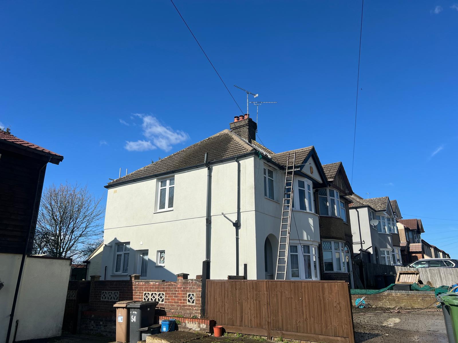 Roof Cleaning in Luton LU2