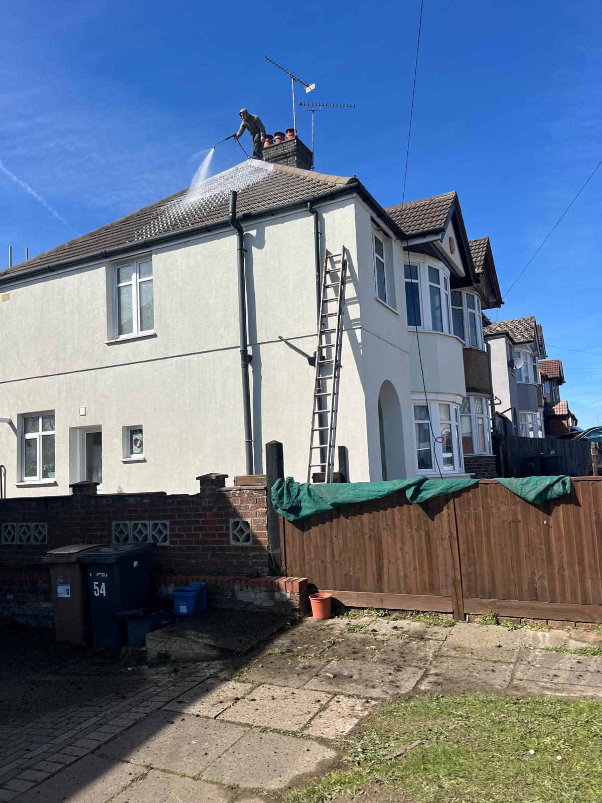 Roof Cleaning in Luton LU2